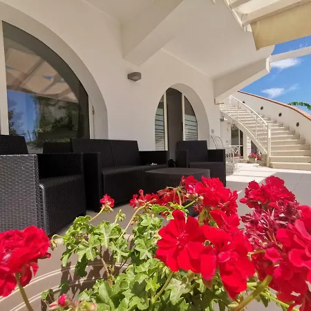 Apartamento Marika Con Piscina Fontane Bianche