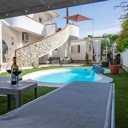 Marika Con Piscina פונטנה ביאנקה