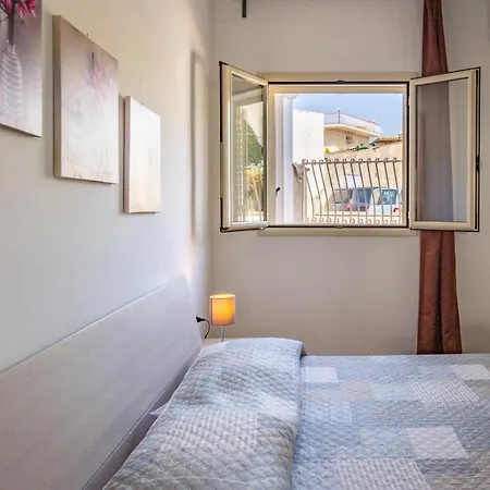 Marika Con Piscina דירה