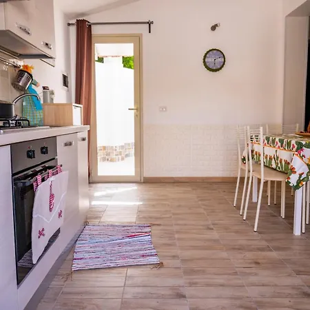 Appartamento Marika Con Piscina