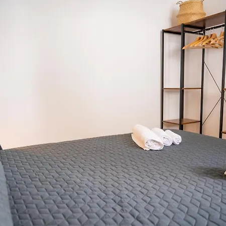 Marika Con Piscina *