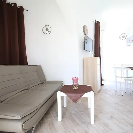 Marika Con Piscina דירה פונטנה ביאנקה