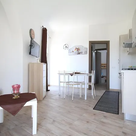 Marika Con Piscina *