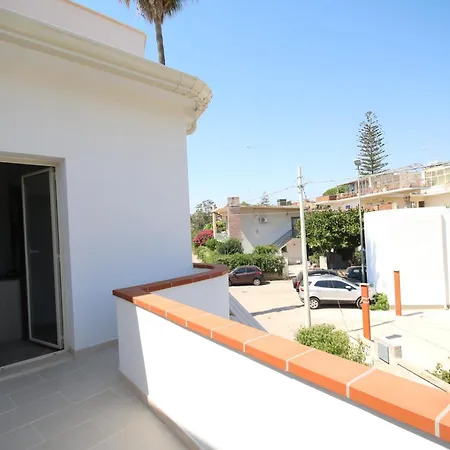 Marika Con Piscina דירה