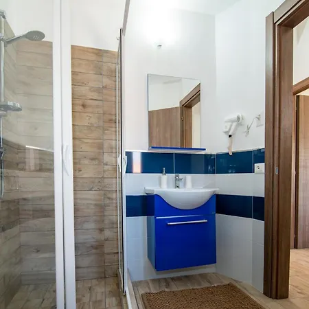 Marika Con Piscina פונטנה ביאנקה