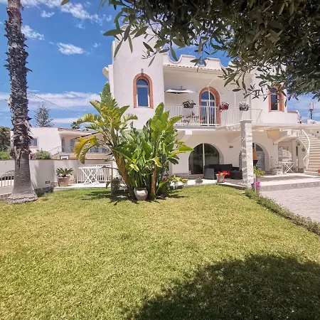 Marika Con Piscina דירה