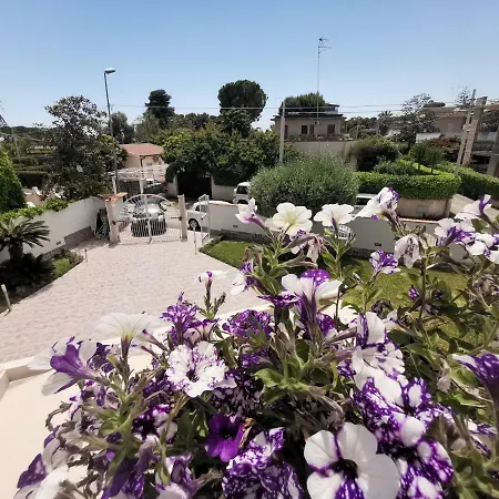 Marika Con Piscina דירה