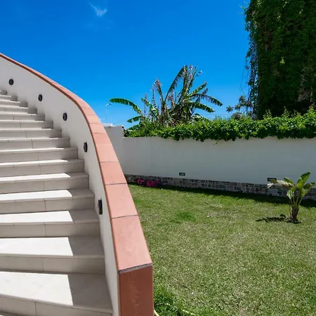 Marika Con Piscina דירה