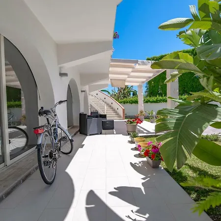 Marika Con Piscina *